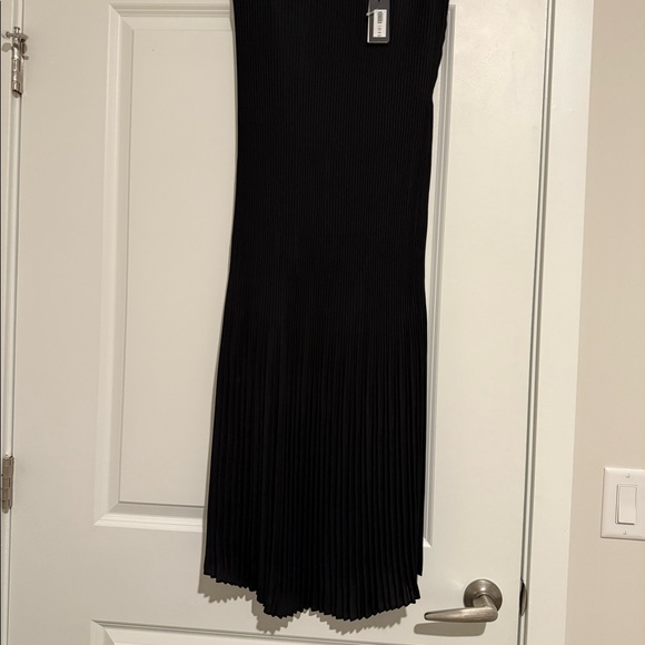 New tags black Aritzia strapless dress - Picture 7 of 7